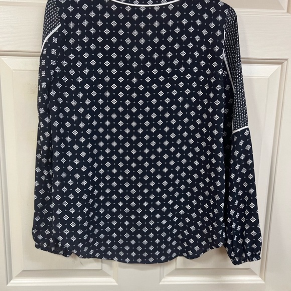 LOFT Women's Navy and White Geometric Blouse - Picture 3 of 3